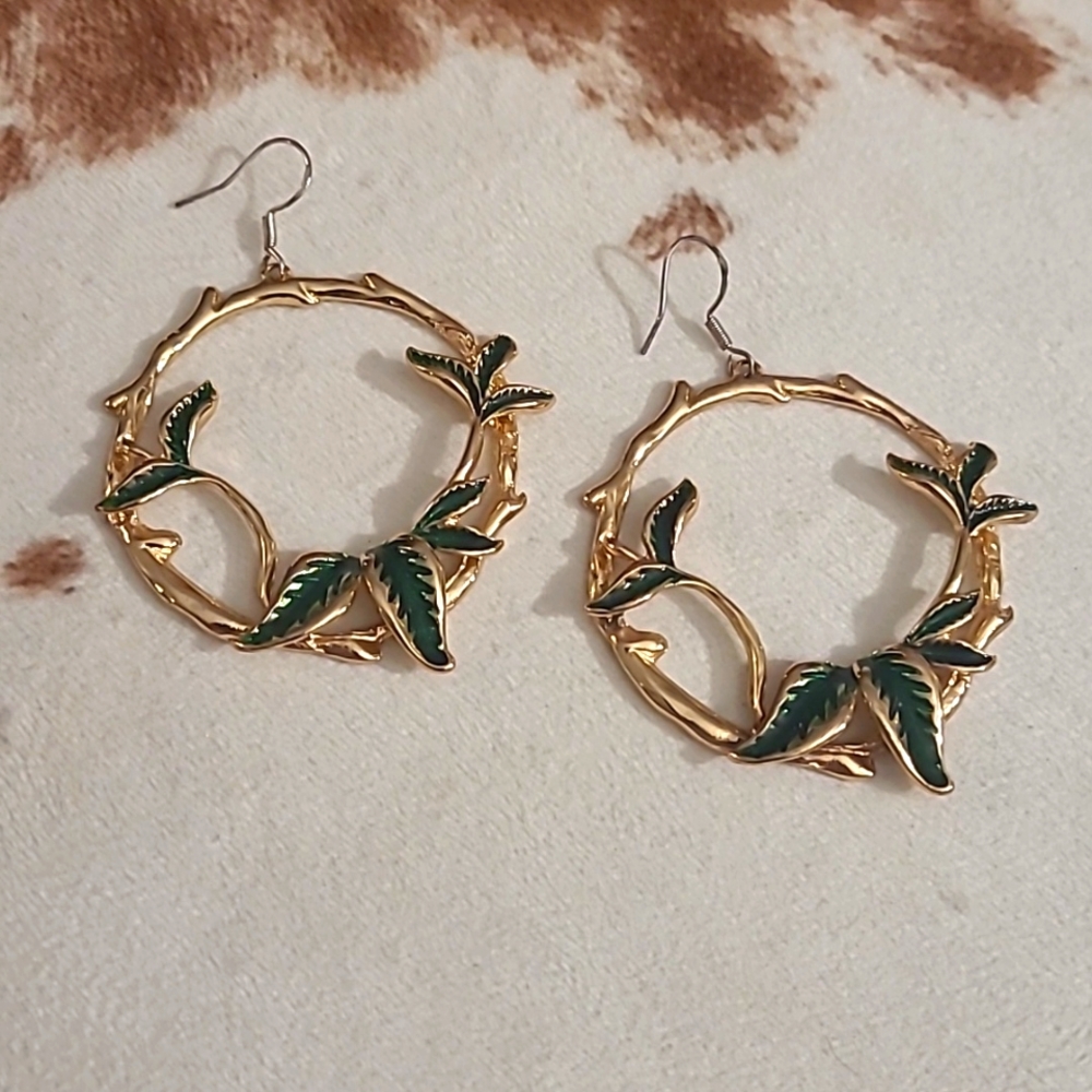 FREE WITH PURCHASE Gold Leaf Detail Hoop Earrings